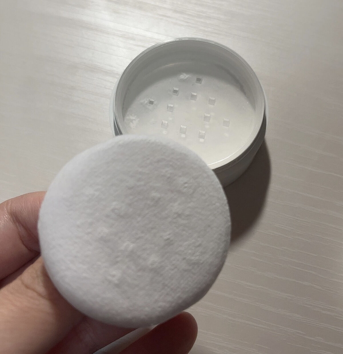 CICA ノーセバム マイルドパウダー/VT/ルースパウダーを使ったクチコミ（2枚目）