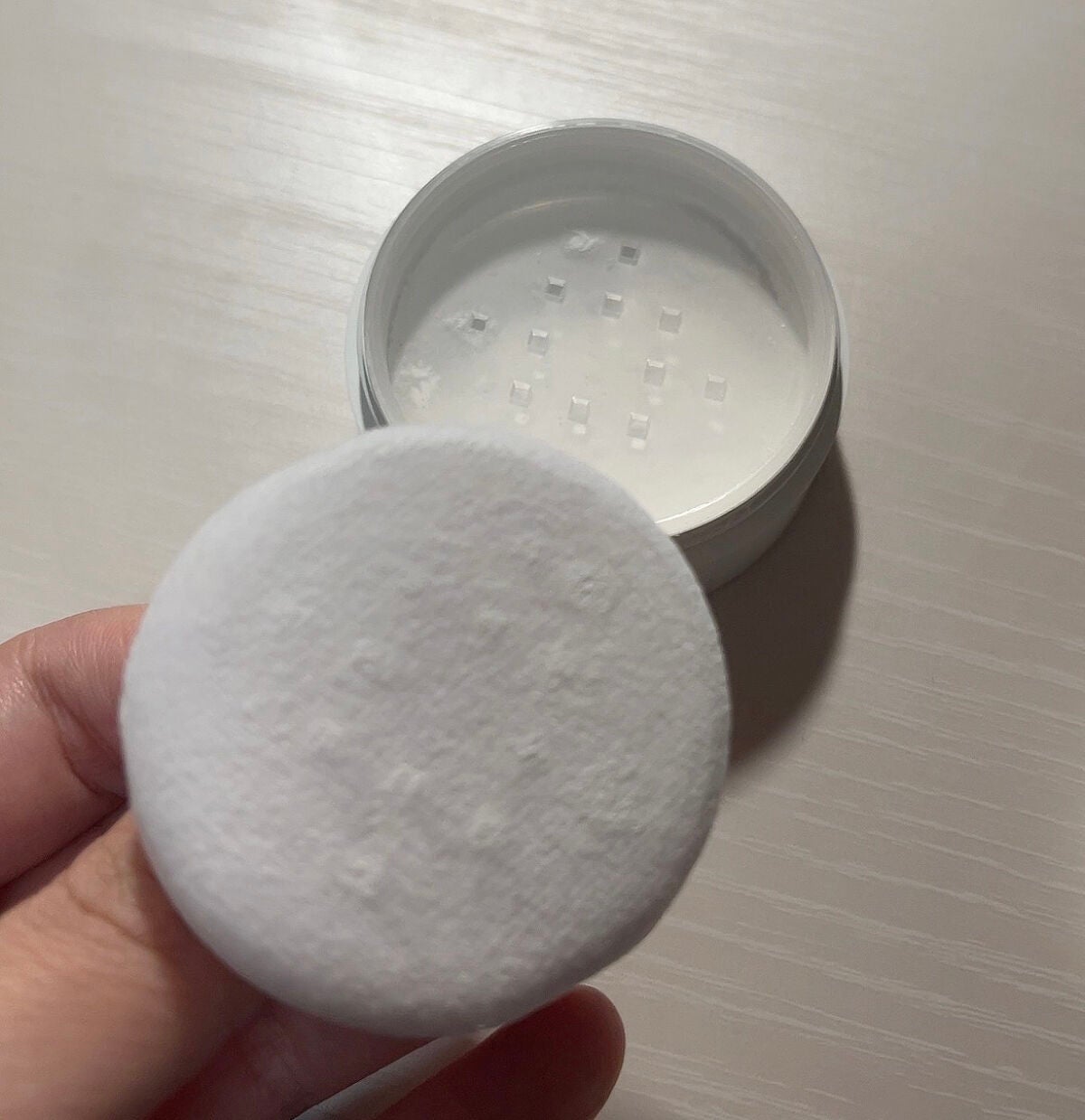 CICA ノーセバム マイルドパウダー/VT/ルースパウダーを使ったクチコミ(2枚目)