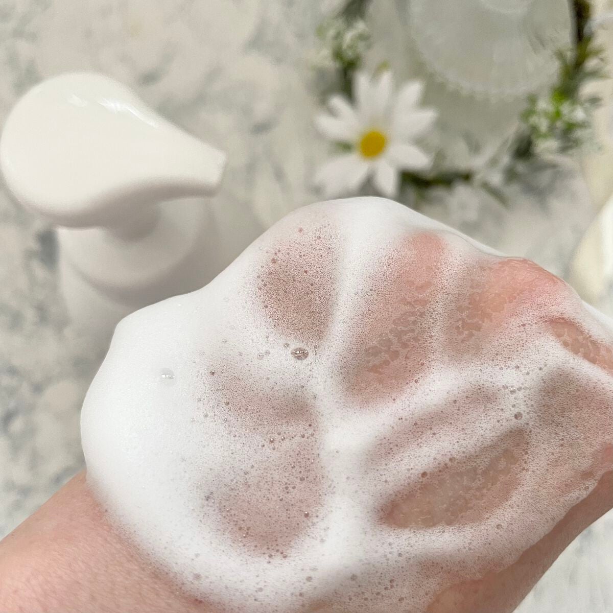 ibuharumaman on LIPS 「3月7日リニューアル発売!なめらか本舗泡洗顔NC商品特徴↓↓↓..」(5枚目)