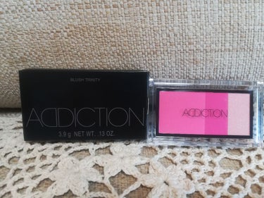 ADDICTION ブラッシュ トリニティのクチコミ「皆様、こんにちは！

こちら、

ADDICTION ブラッシュ トリニティ 004

となり.....」（1枚目）