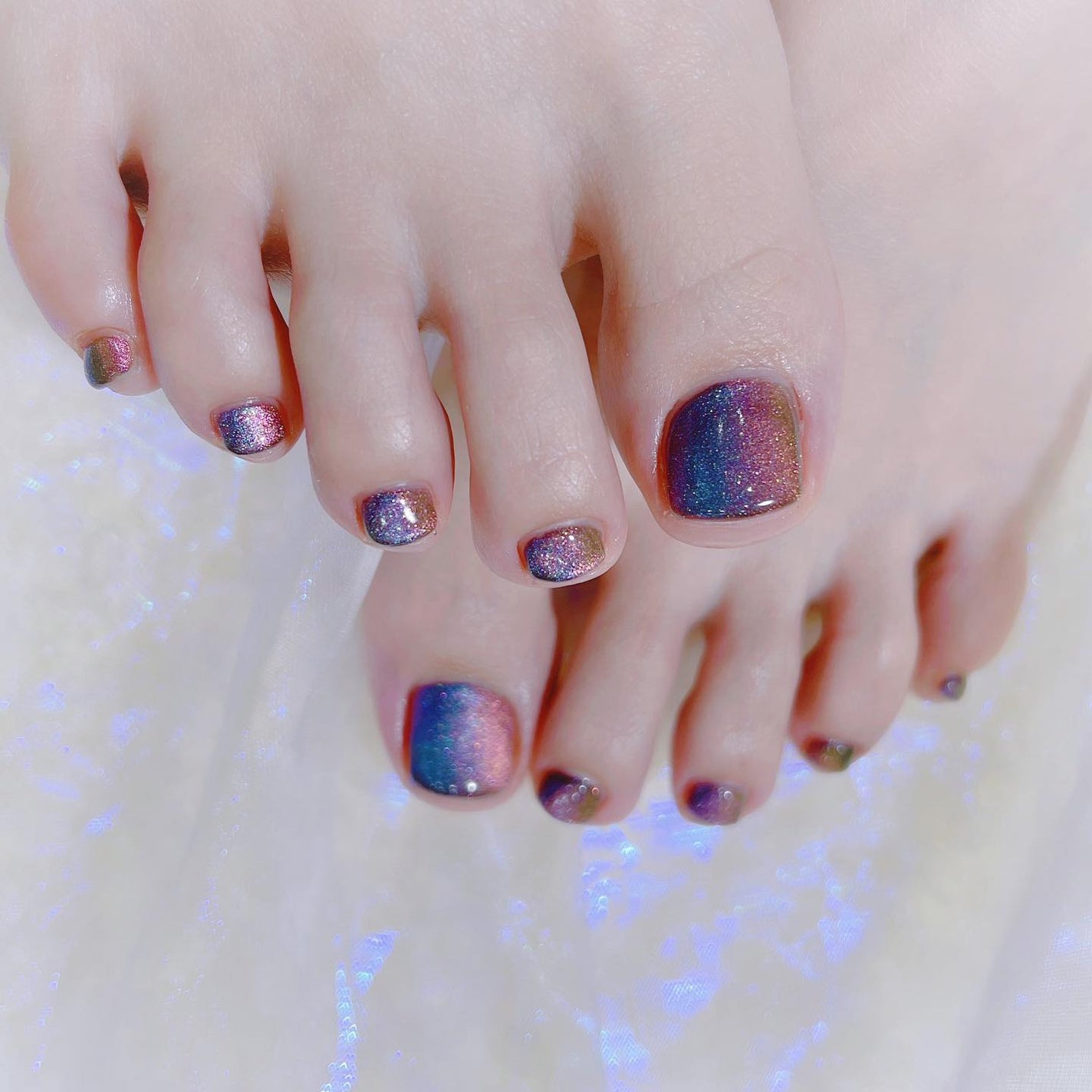 なかやまちえこ on LIPS 「オーロラマグネット🌈⠀⠀@chapon_930♡⠀⠀#nail..」(1枚目)