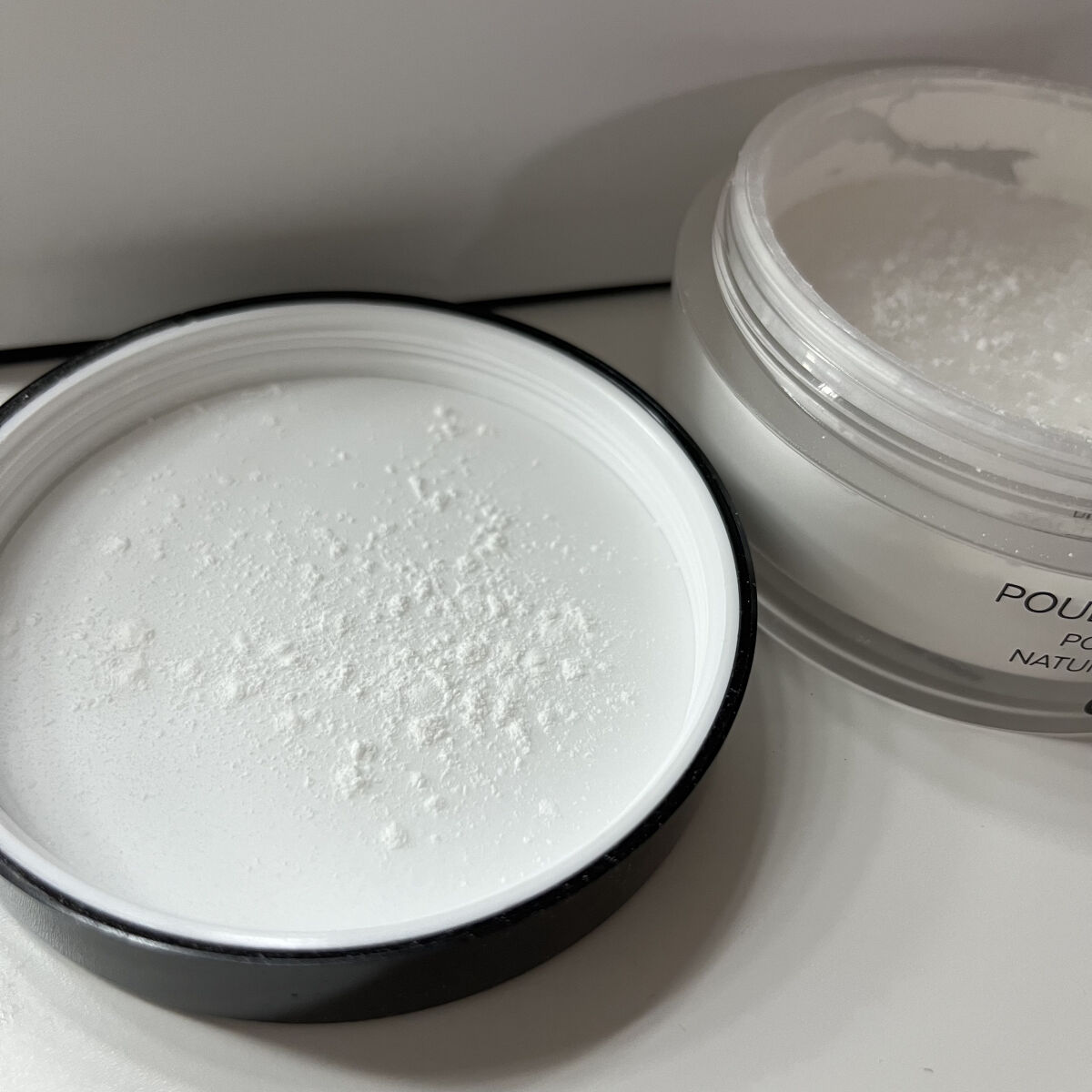 プードゥル ユニヴェルセル リーブル N 10/CHANEL/ルースパウダーを使ったクチコミ（3枚目）