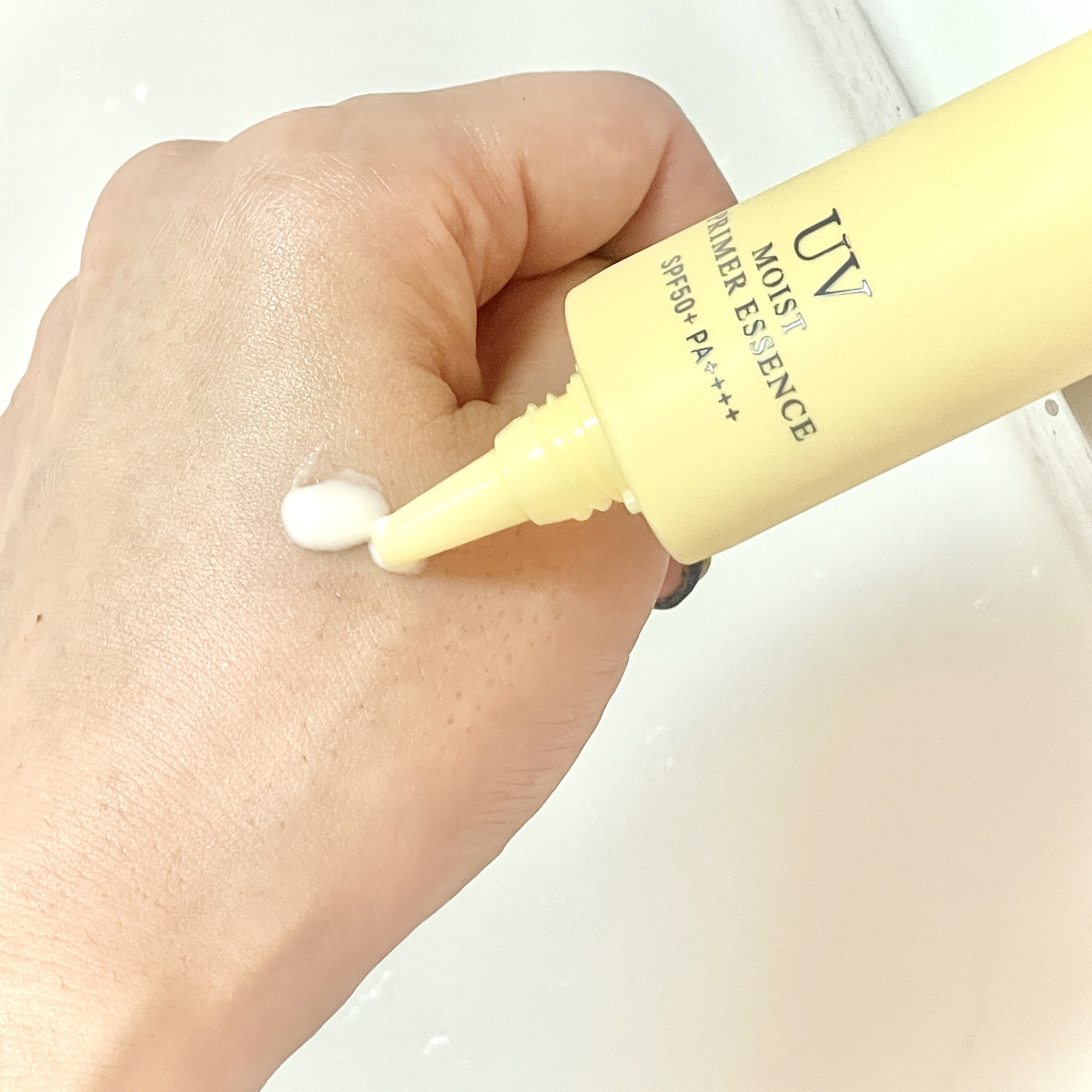 モイストC UVプライマー エッセンス/リッツ/化粧下地を使ったクチコミ（2枚目）