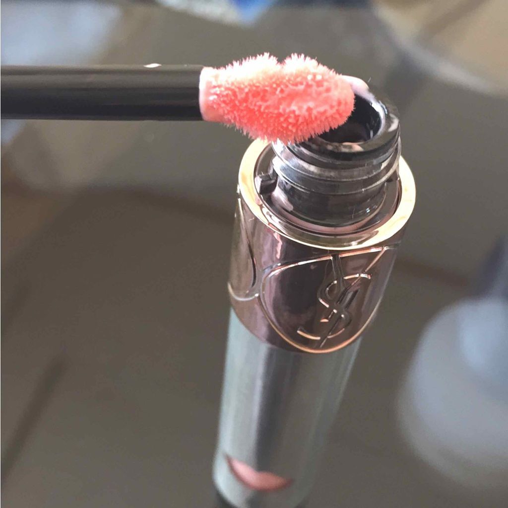 ヴォリュプテ ウォーター カラーバーム 01 ナイトリハブリップマスク/YVES SAINT LAURENT BEAUTE/口紅を使ったクチコミ（2枚目）