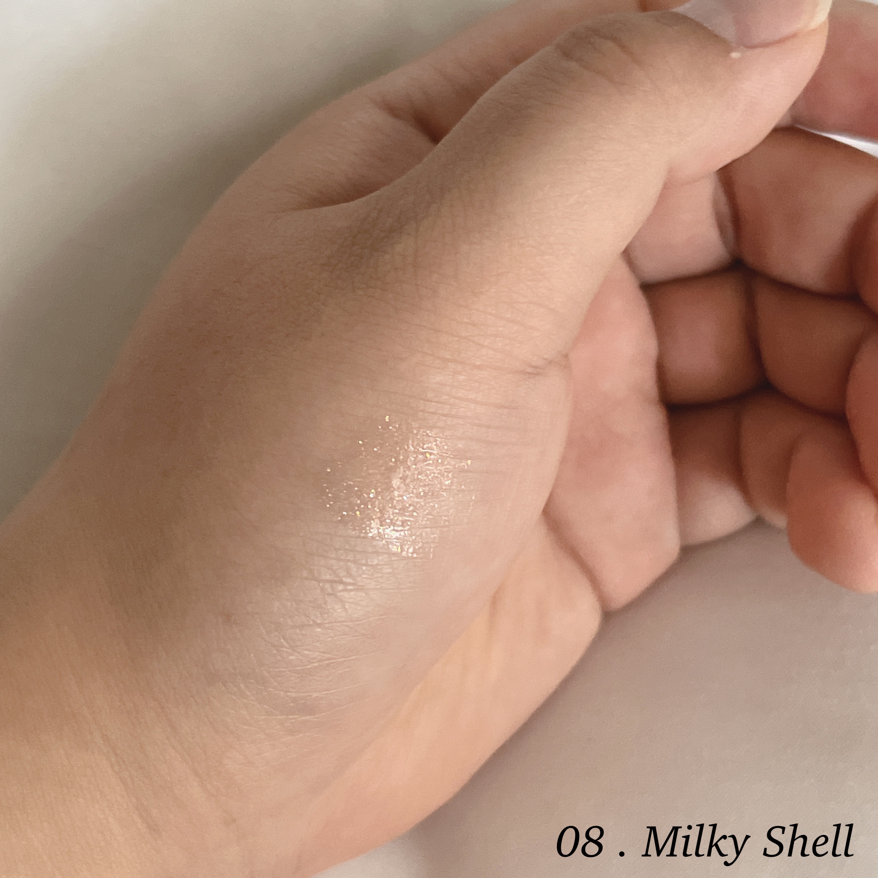 グリマーリキッド 01 スノークリスタル/K-パレット/グリッターを使ったクチコミ（2枚目）