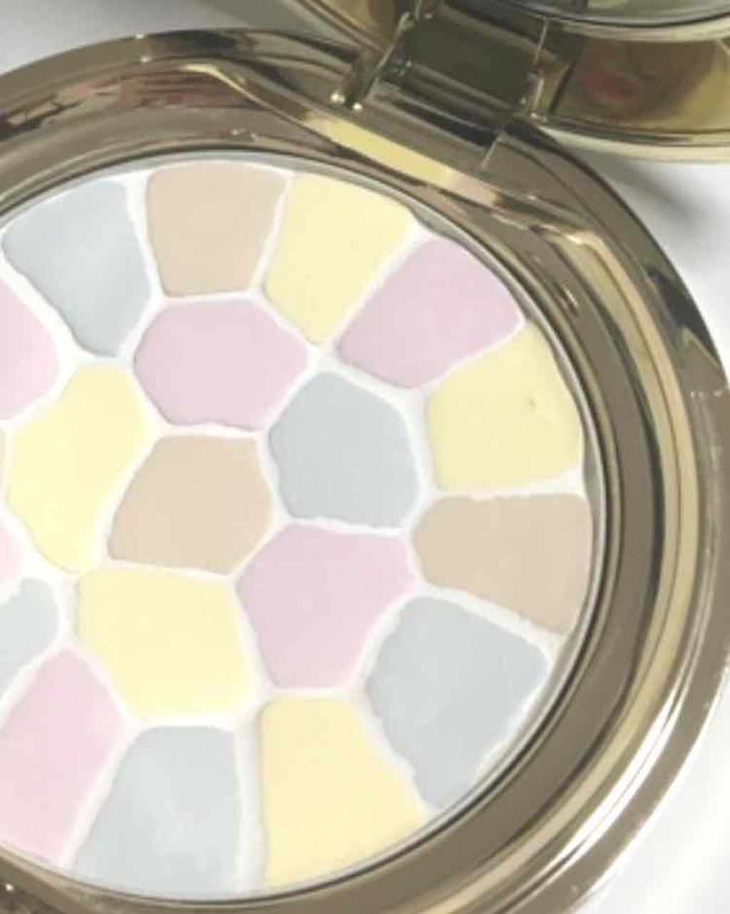 ラ プードル オートニュアンス/Elégance/プレストパウダーを使ったクチコミ(1枚目)