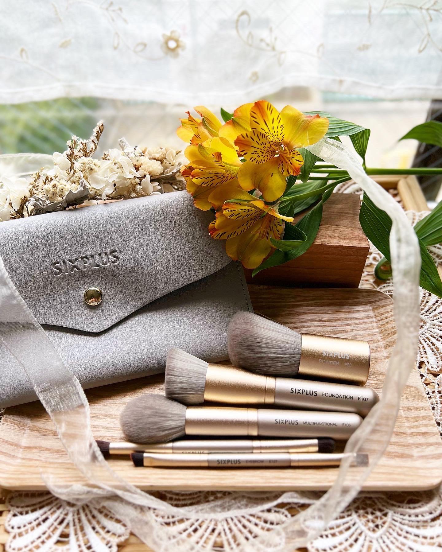 SIXPLUS 携帯用 メイクブラシ5本セット Playシリーズ/SIXPLUS/メイクブラシを使ったクチコミ（2枚目）