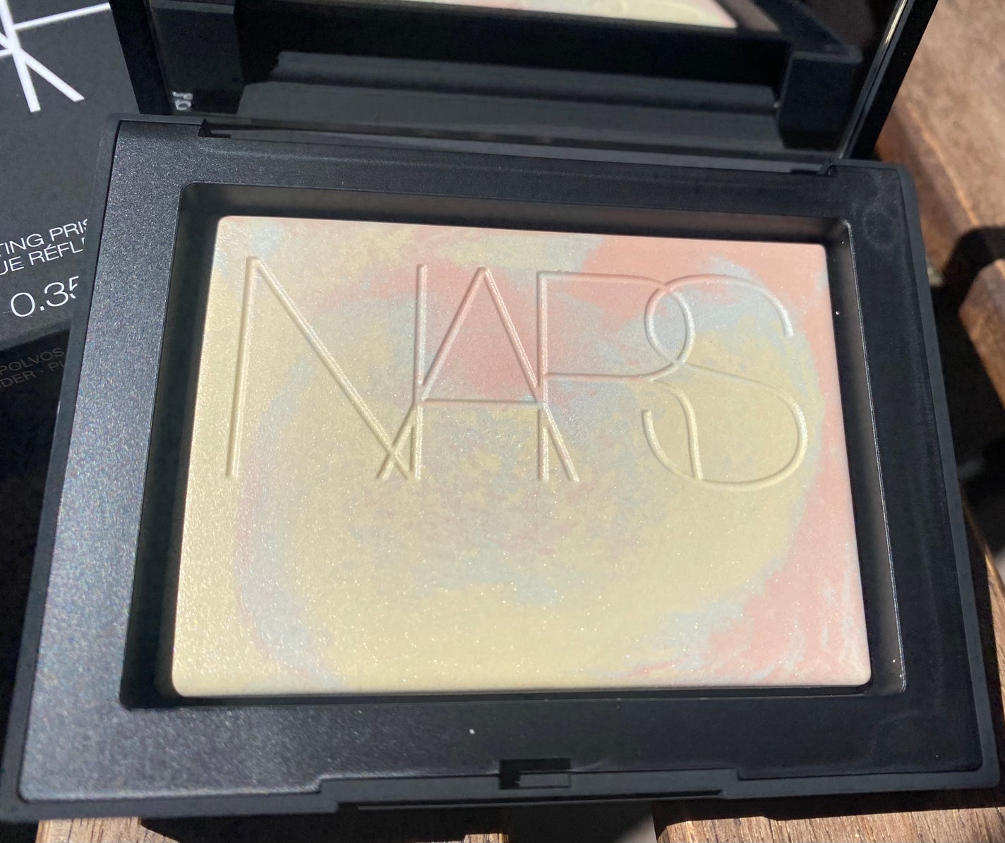ライトリフレクティング プリズマティックパウダー/NARS/プレストパウダーを使ったクチコミ(2枚目)