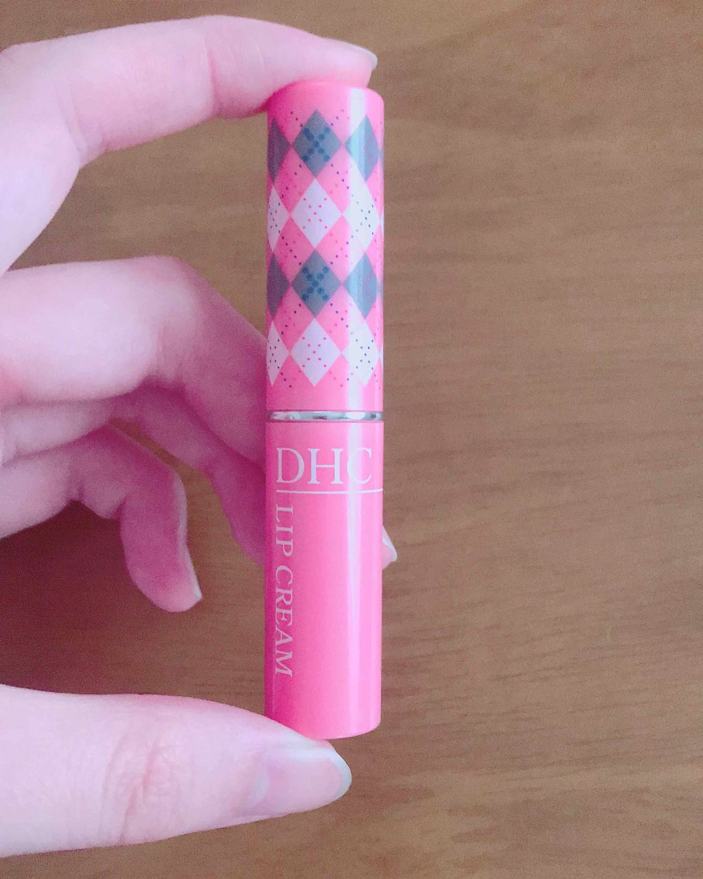 ～久しぶりの投稿です🙇‍♂️～

🌷DHC薬用リップクリーム🌷
これはほんとにオススメです！！✨結構前に買ったものなのですが、そのころはあまり使ってなくて最近よく使うようになりました！
私は元々乾燥肌で、唇は特にすごく荒れていつも乾燥