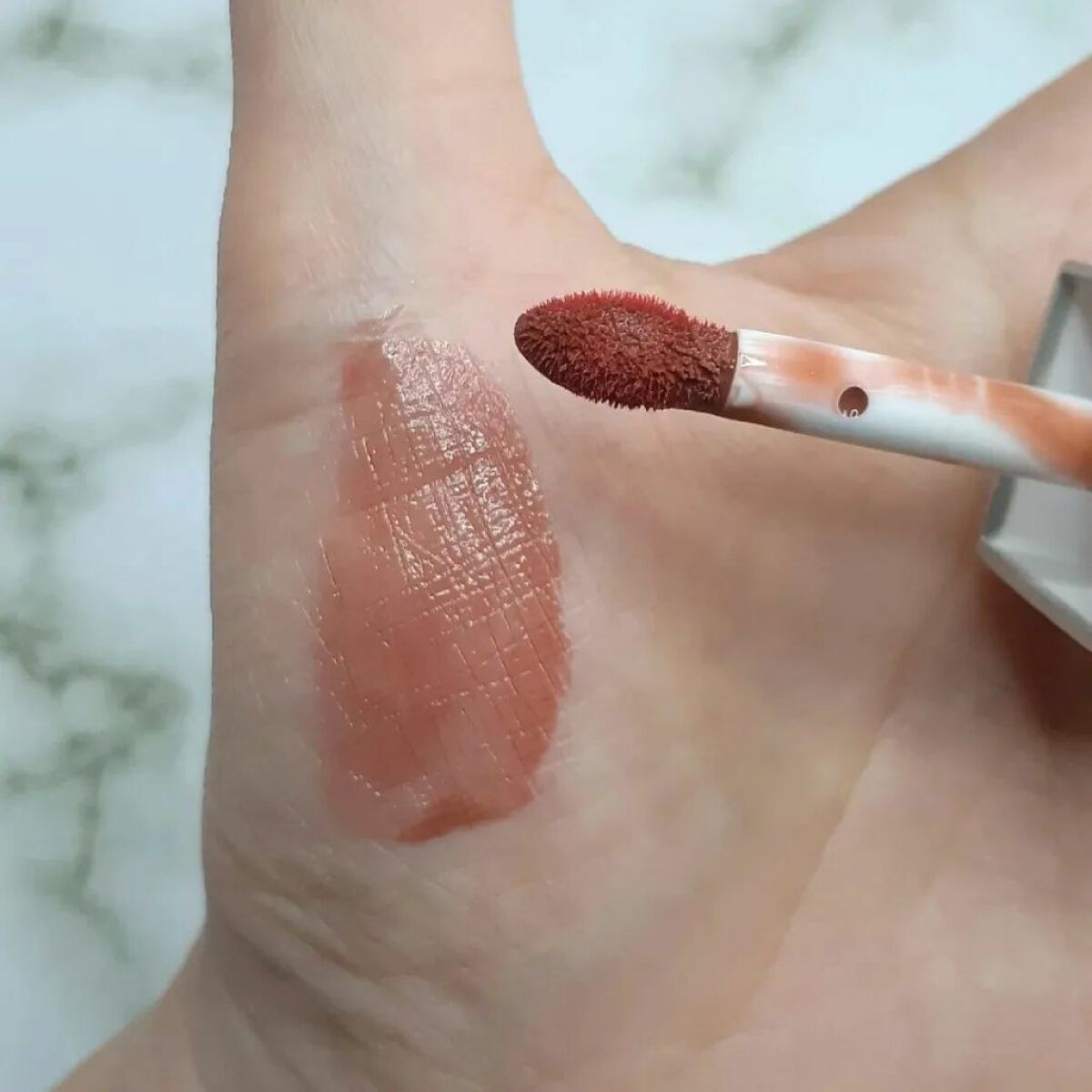 コンフォート リップオイル インテンス/CLARINS/リップグロスを使ったクチコミ(4枚目)