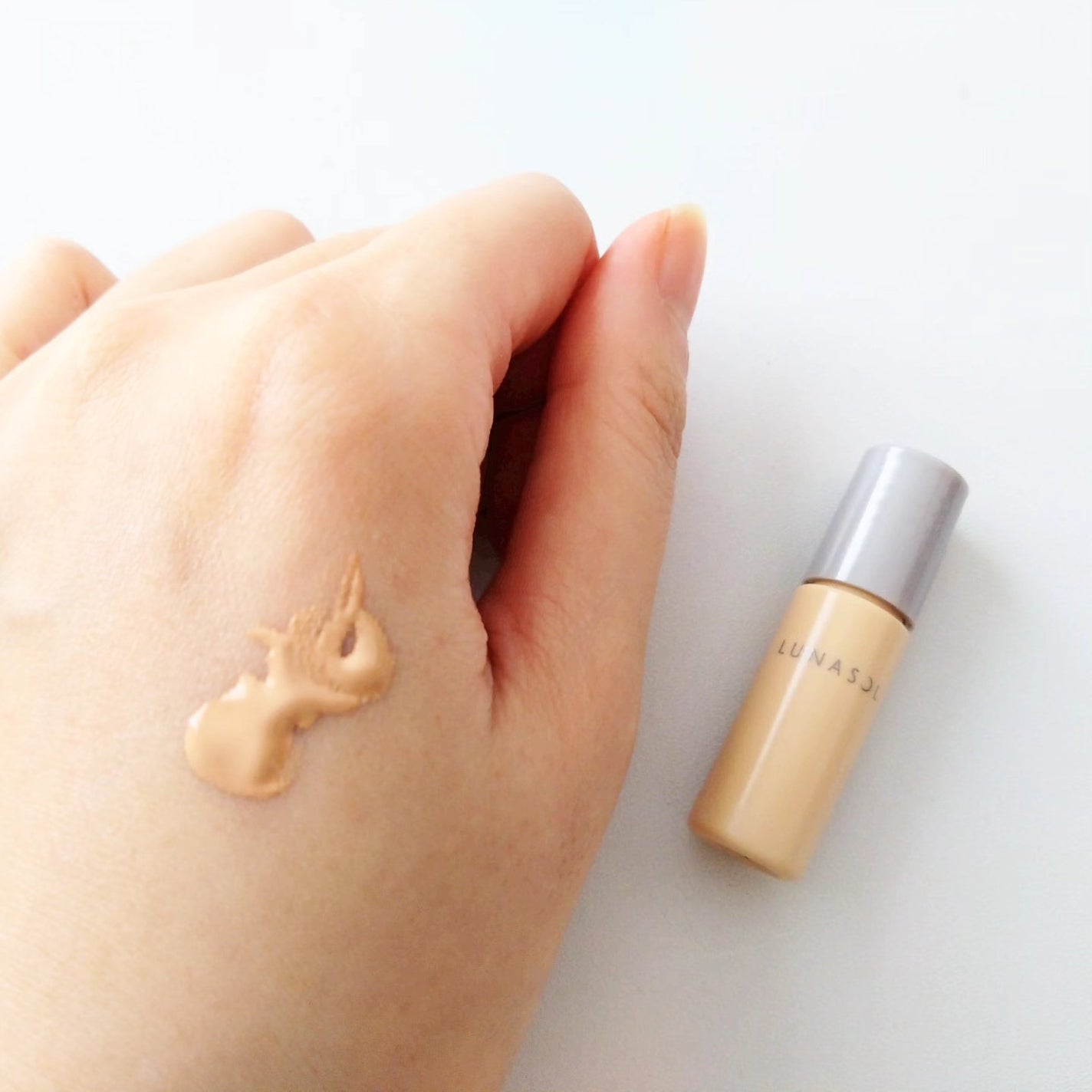 クラリティフロウリクイド/LUNASOL/リキッドファンデーションを使ったクチコミ(4枚目)