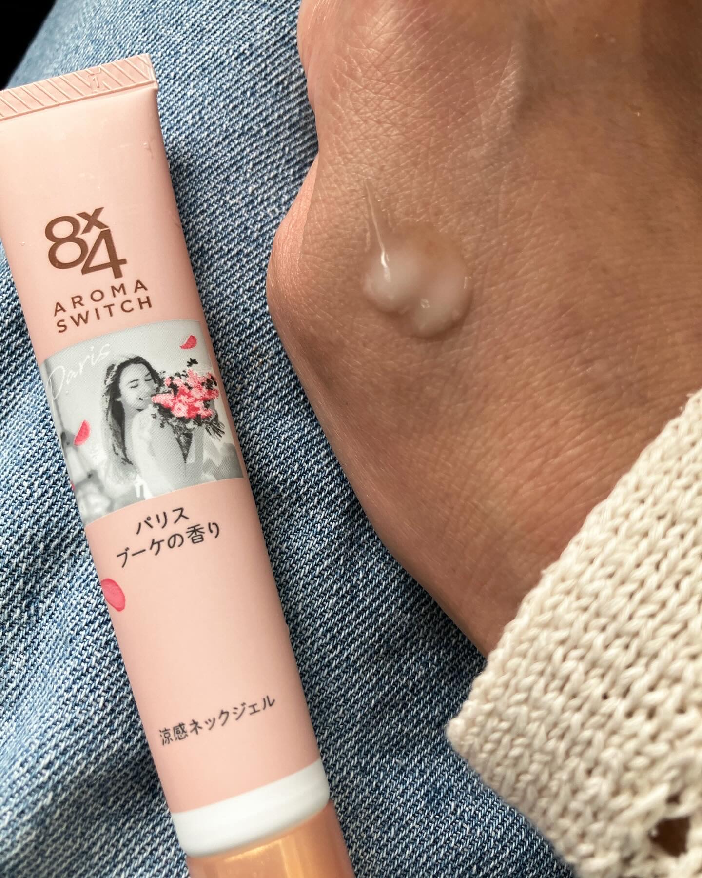 8x4 アロマスイッチ 涼感ネックジェル パリスブーケの香り/８ｘ４/デオドラント・制汗剤を使ったクチコミ（2枚目）