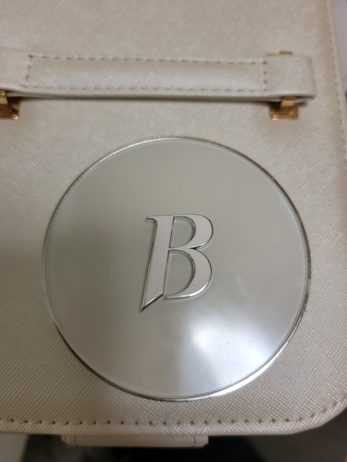 カバーリシャス アルティメット ホワイトクッション/BANILA CO/クッションファンデーションを使ったクチコミ(1枚目)