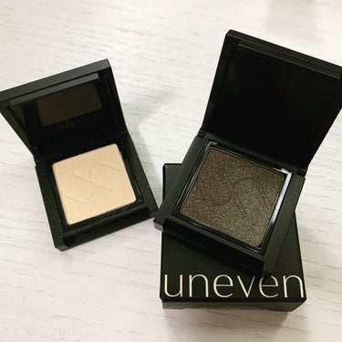 uneven アイシャドウ クルーシャルのクチコミ「#コスメ購入品 
#uneven の#シングルアイシャドウ 

一つ目の#クルーシャル も
使.....」（1枚目）