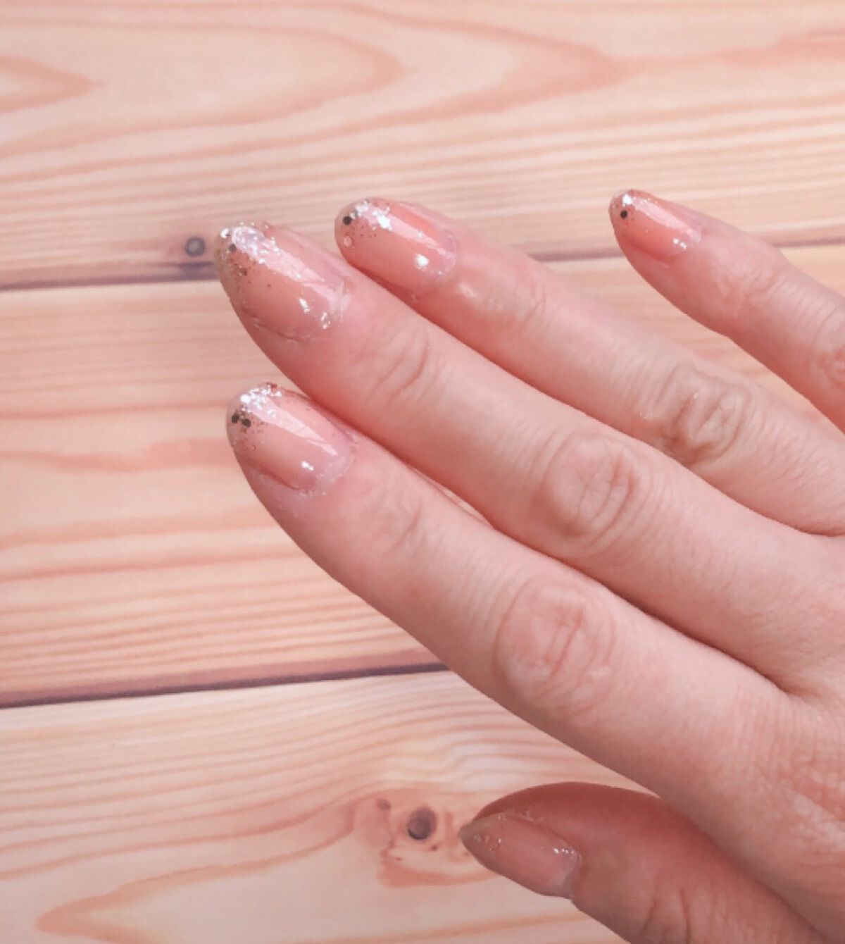 パル カラージェル シャンパンホロ/キャンドゥ/ジェルネイルを使ったクチコミ（2枚目）