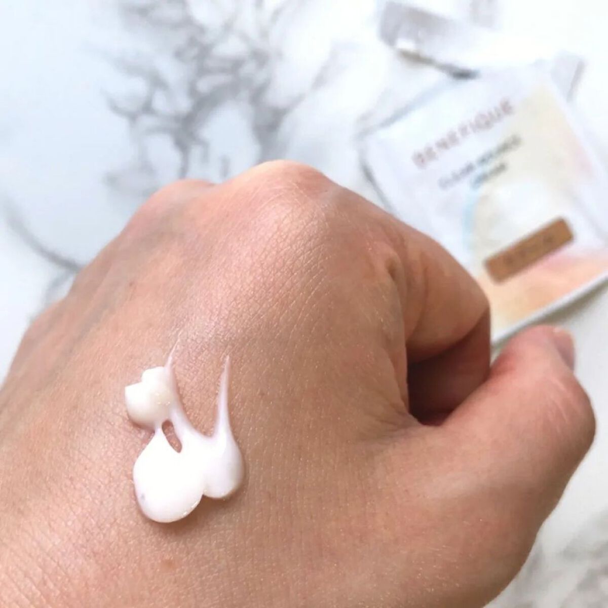 クリアバウンスクリーム /BENEFIQUE/フェイスクリームを使ったクチコミ（3枚目）