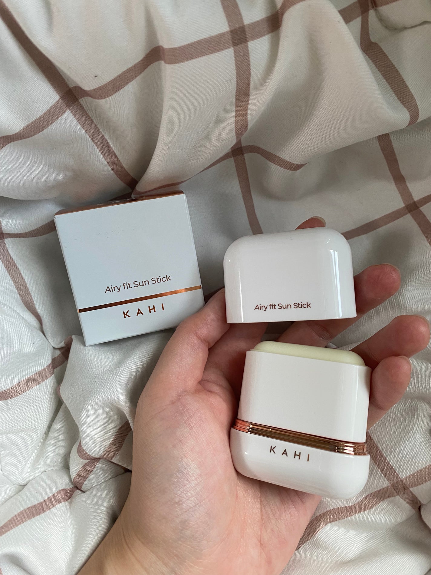 エアリーフィットサンスティック/KAHI/日焼け止めスティックを使ったクチコミ(2枚目)
