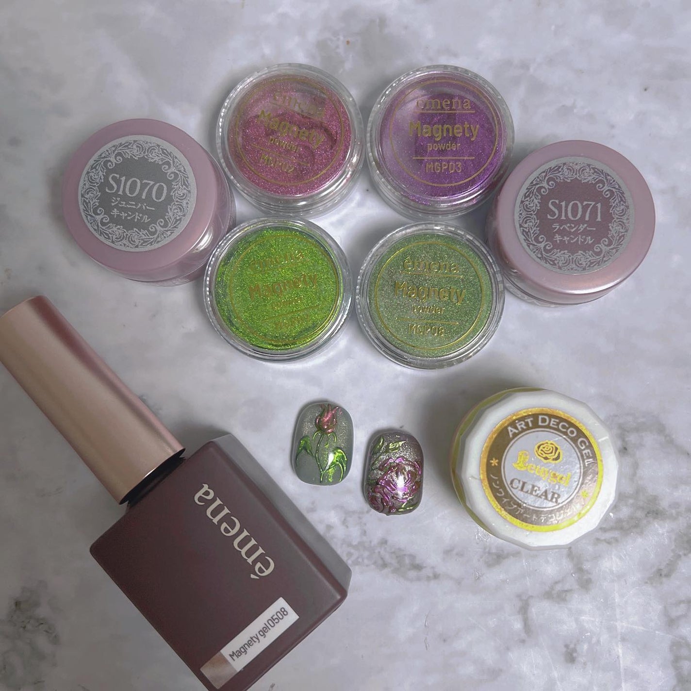 なかやまちえこ on LIPS 「秋のミラーネイル⠀先程のインスタライブで制作したネイルの使用商..」(2枚目)