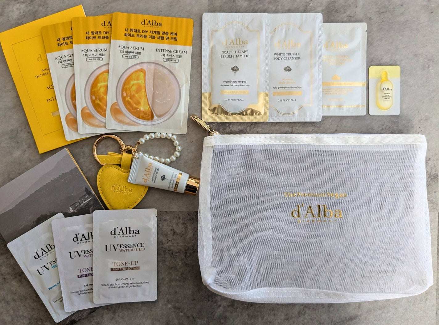 lisarisa on LIPS 「ダルバのアットコスメトーキョーでやっているポップアップストアに..」(3枚目)