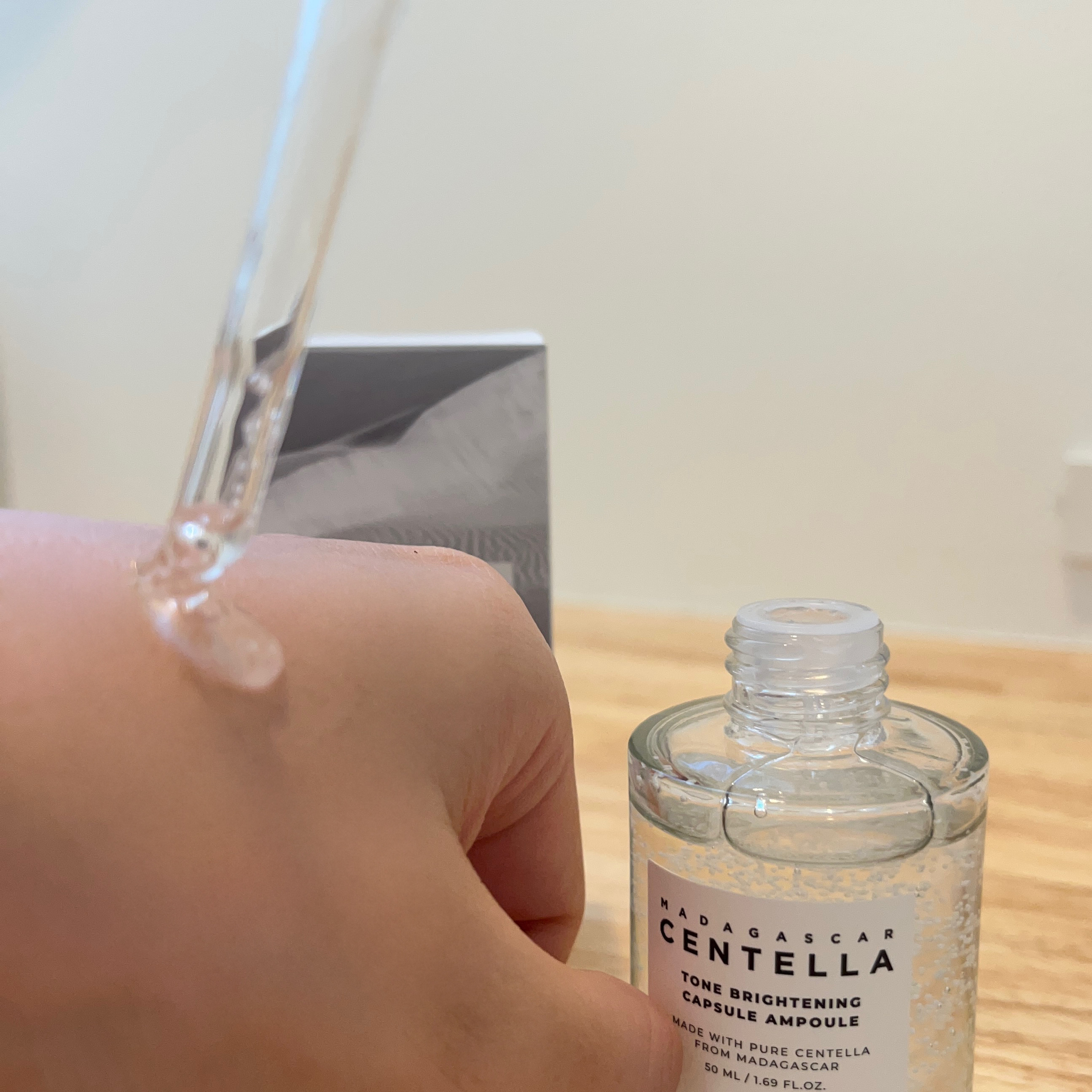 トーンブライトニング カプセルアンプル/SKIN1004/美容液を使ったクチコミ（2枚目）