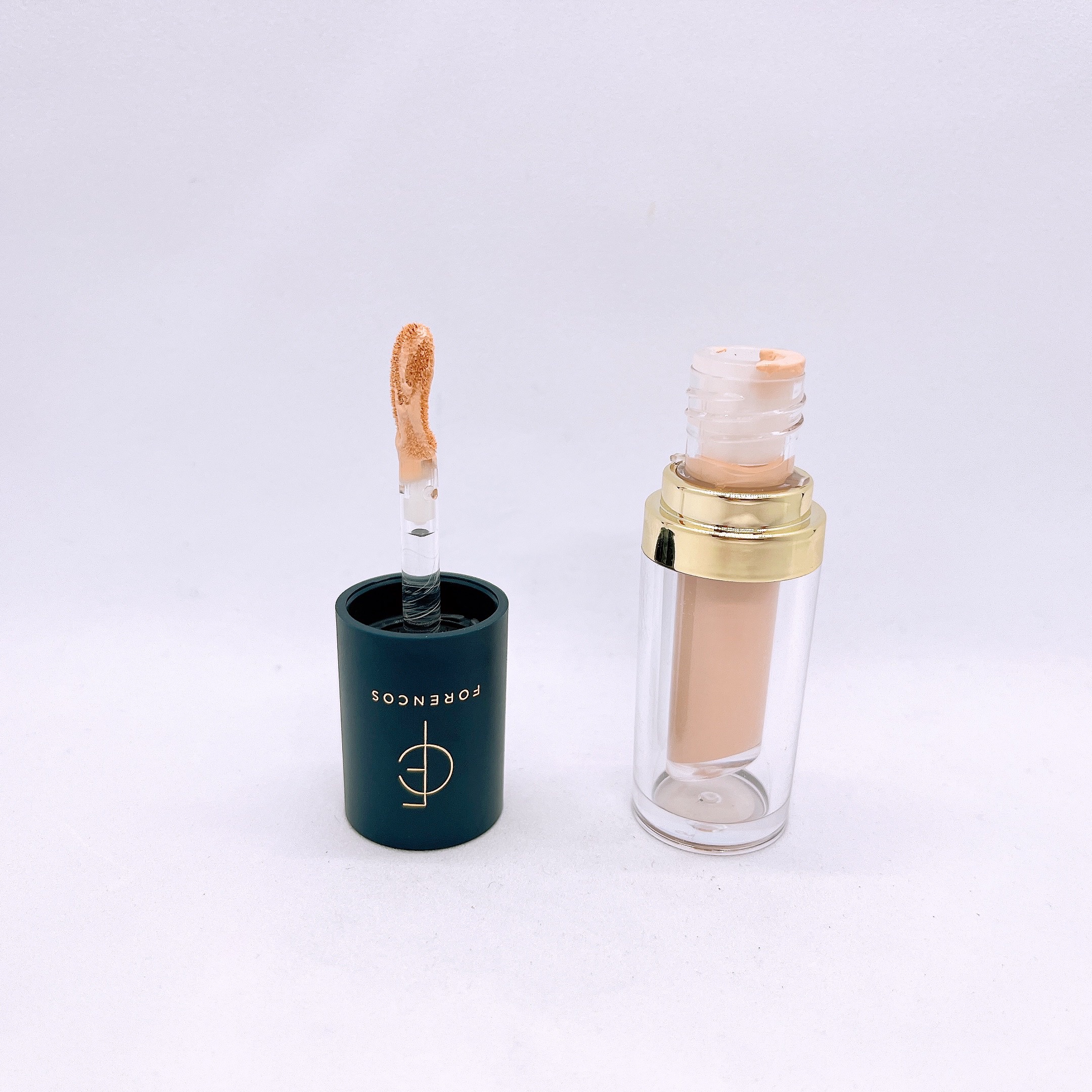 タトゥーウォータープルーフスカーコンシーラー 01 ライトベージュ/フォレンコス/リキッドコンシーラーを使ったクチコミ（2枚目）