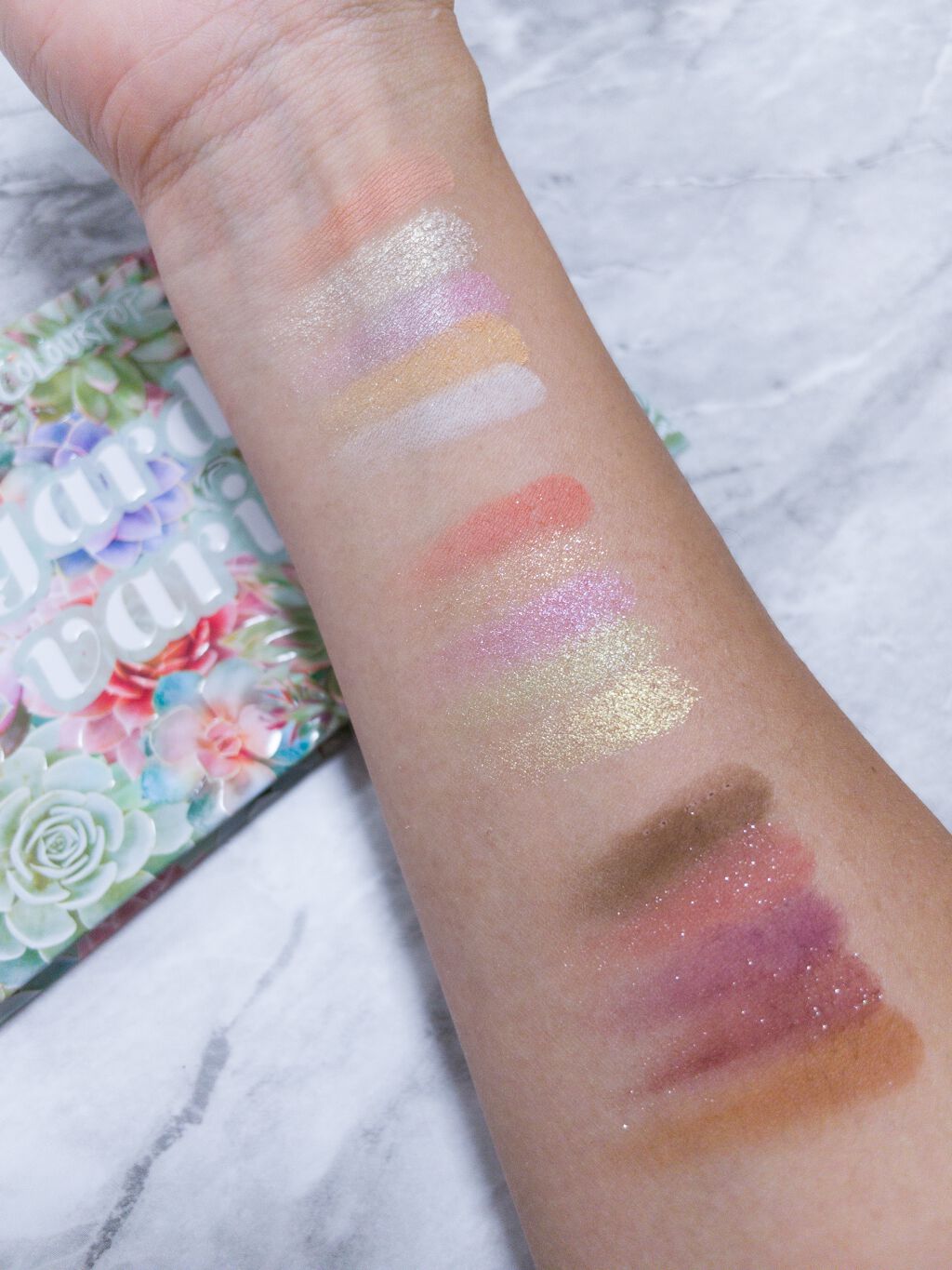 ガーデン バラエティ アイシャドウ パレット/ColourPop/アイシャドウパレットを使ったクチコミ（3枚目）
