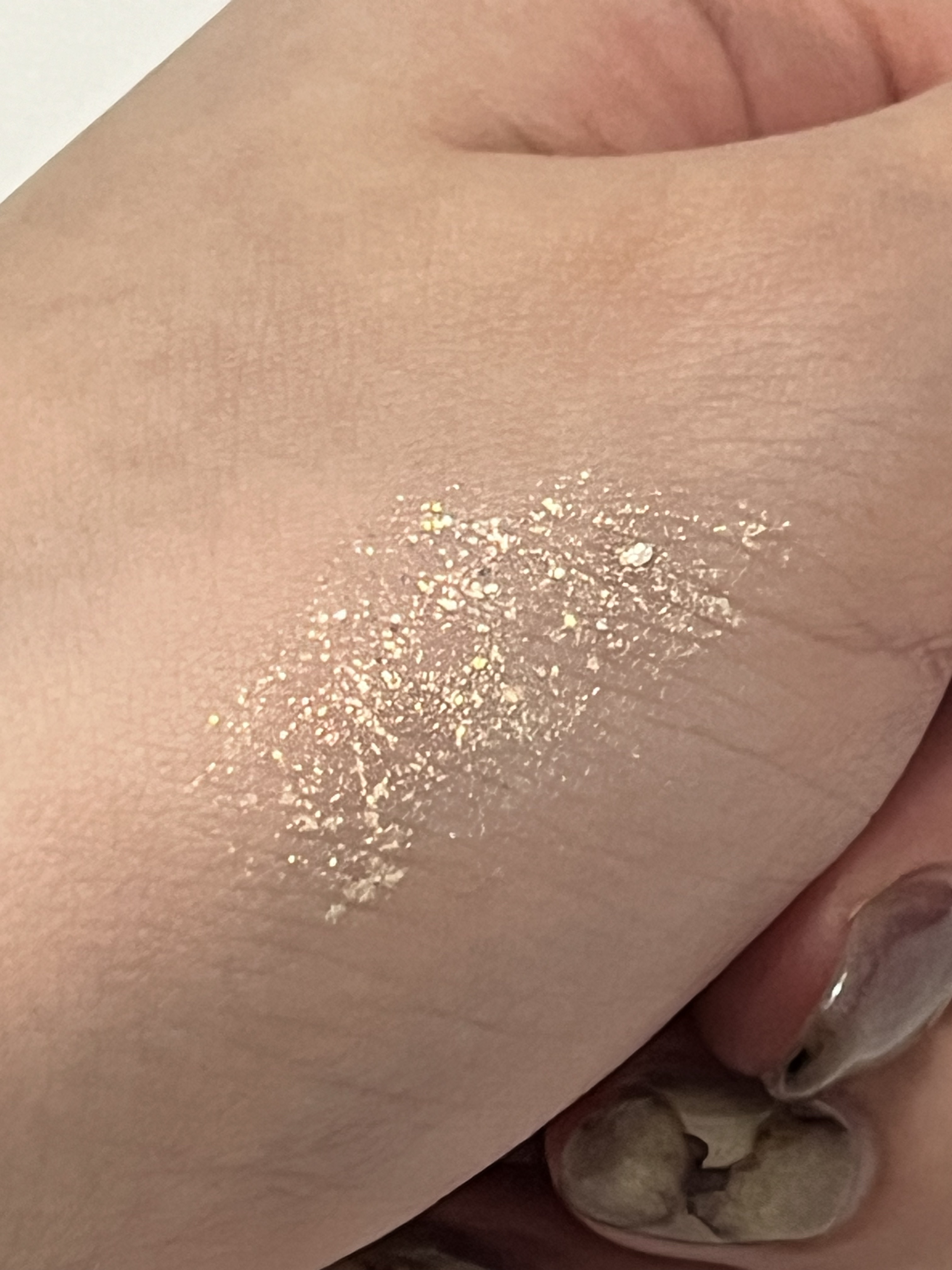 リキッド グリッター シャドウ/rom&nd/グリッターを使ったクチコミ（3枚目）