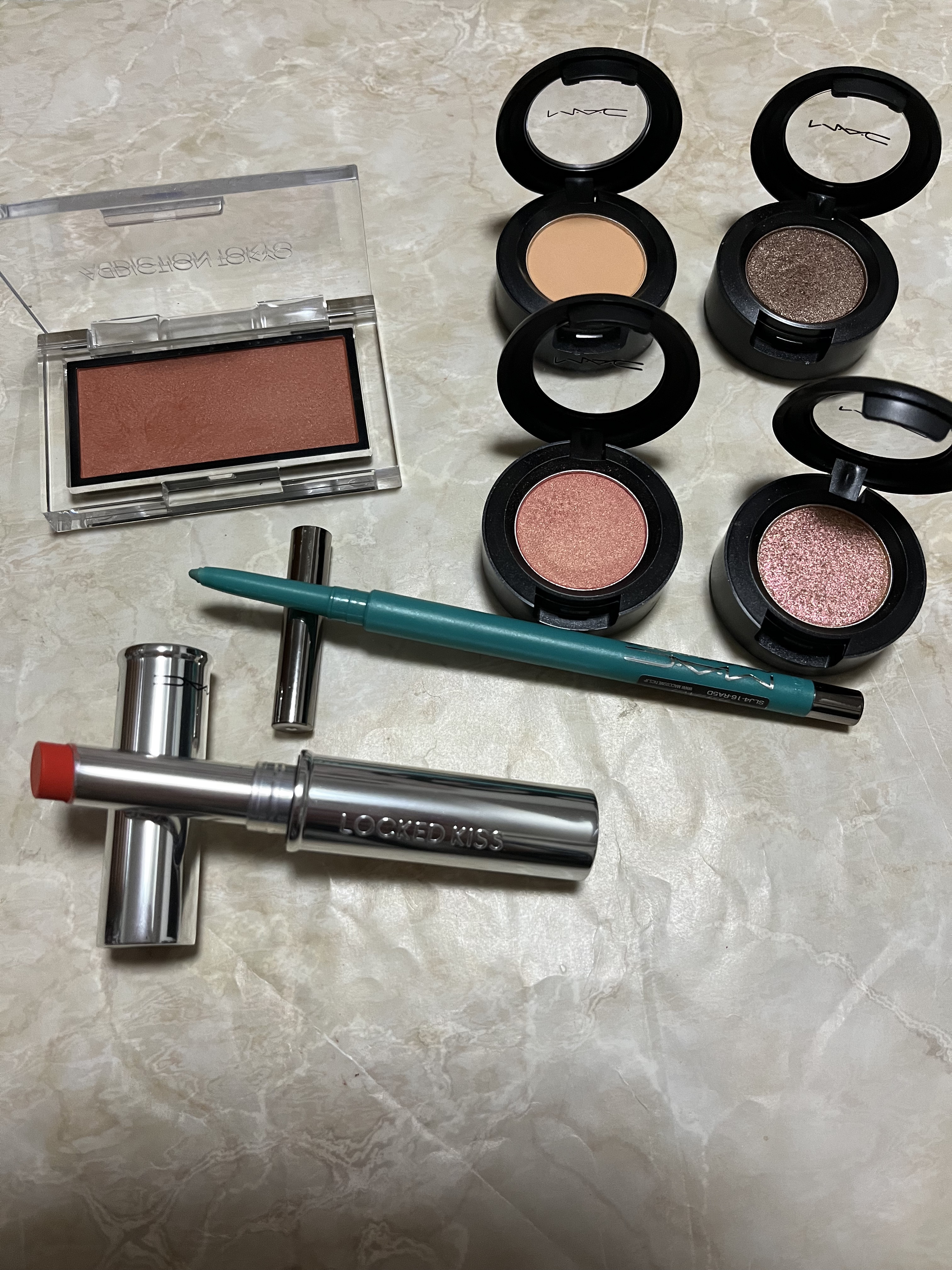 スモール アイシャドウ パラディスコ/M・A・C/単色アイシャドウを使ったクチコミ（1枚目）