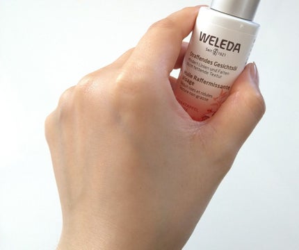 ざくろ フェイシャルオイル/WELEDA/フェイスオイルを使ったクチコミ(4枚目)