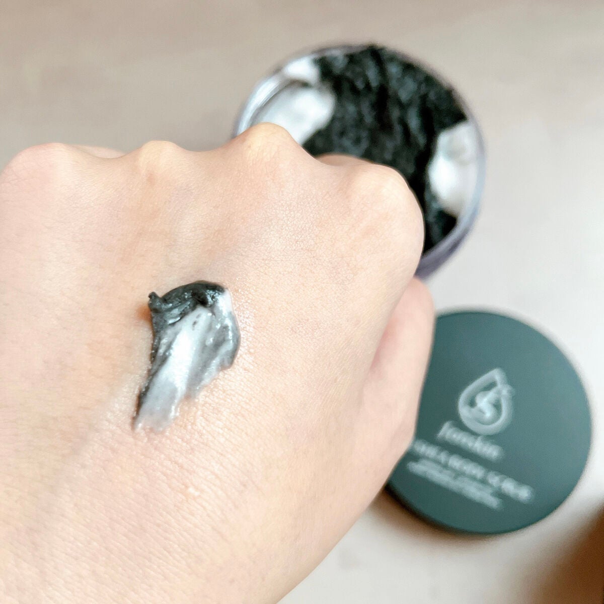 ソルシアボディスクラブ/fonskin/ボディスクラブを使ったクチコミ(3枚目)