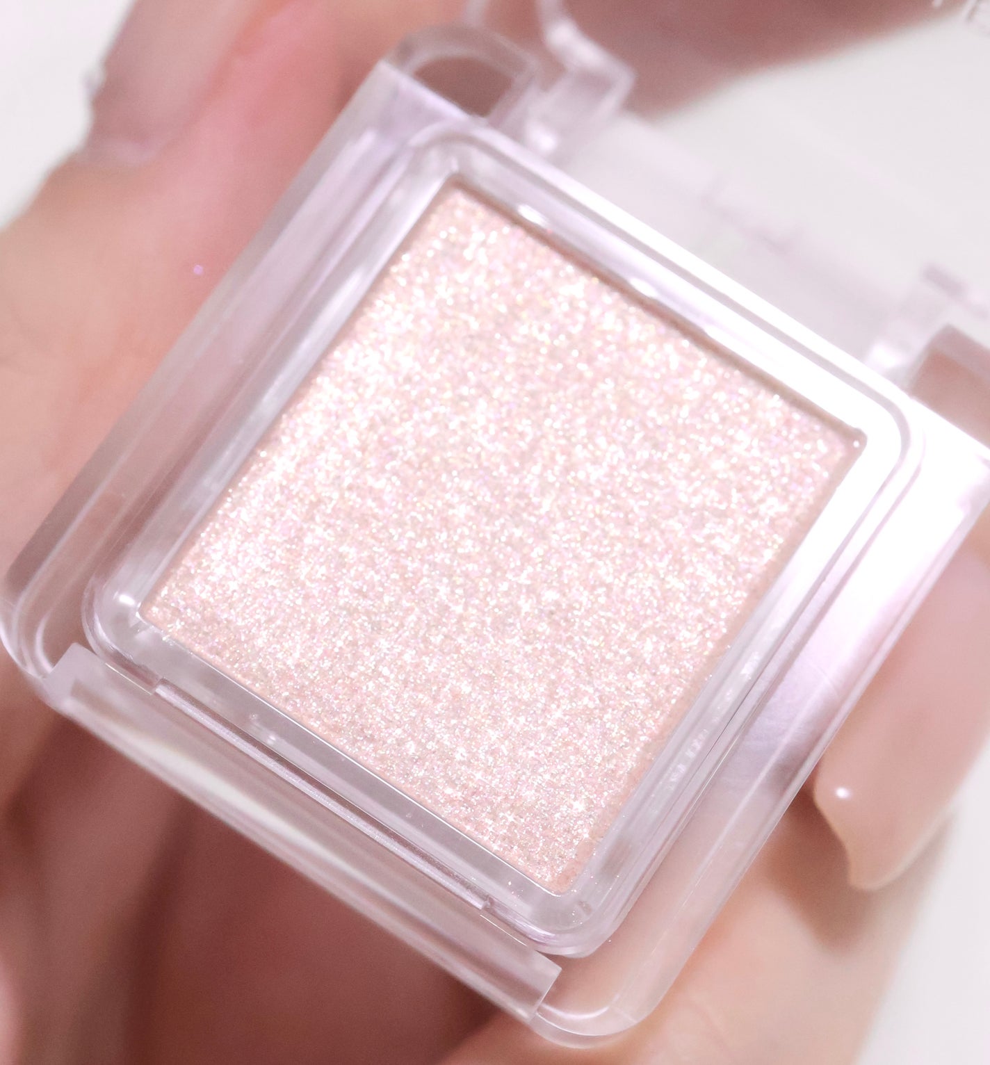 にゅん on LIPS 「ちふれからシングルアイシャドウ出てるよ…やばいよ……102の可..」(1枚目)