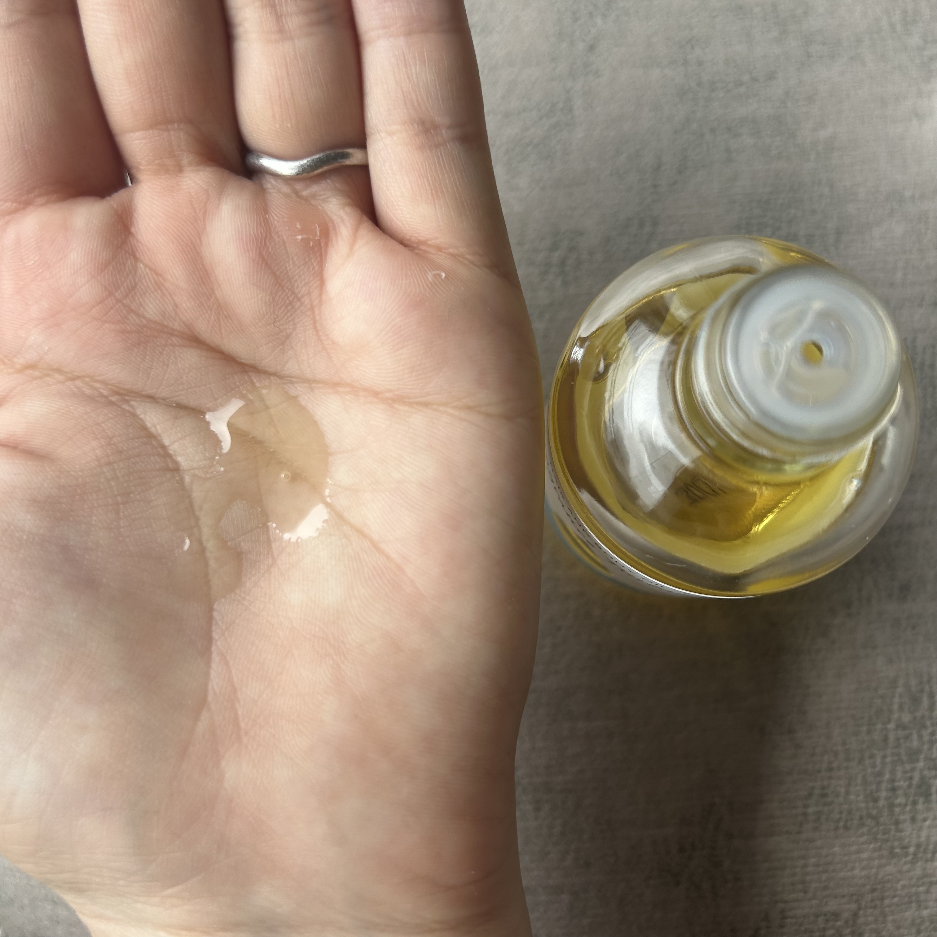 フレグランス椿オイル ホワイトフローラル/本島椿/香水(レディース)を使ったクチコミ（3枚目）