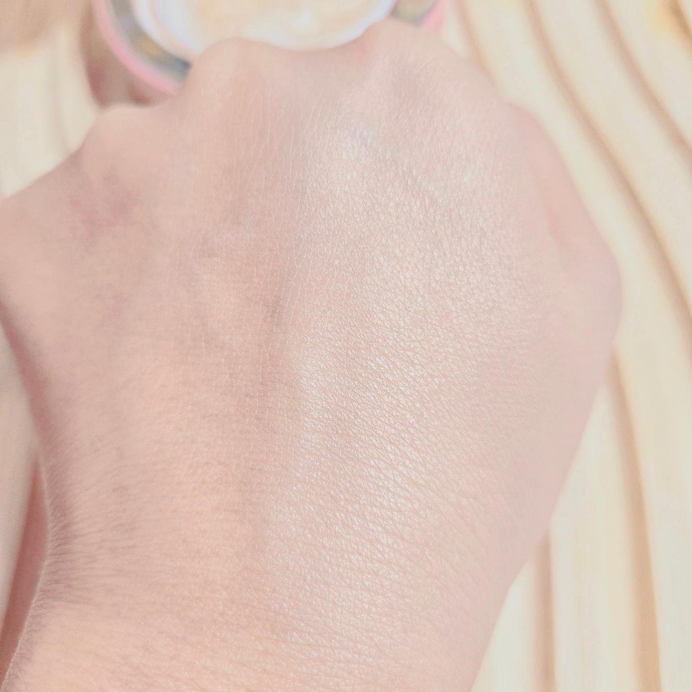 ヴェールヌーディ エッセンスパクトグロウ/AGE20’s/クリーム・エマルジョンファンデーションを使ったクチコミ(4枚目)