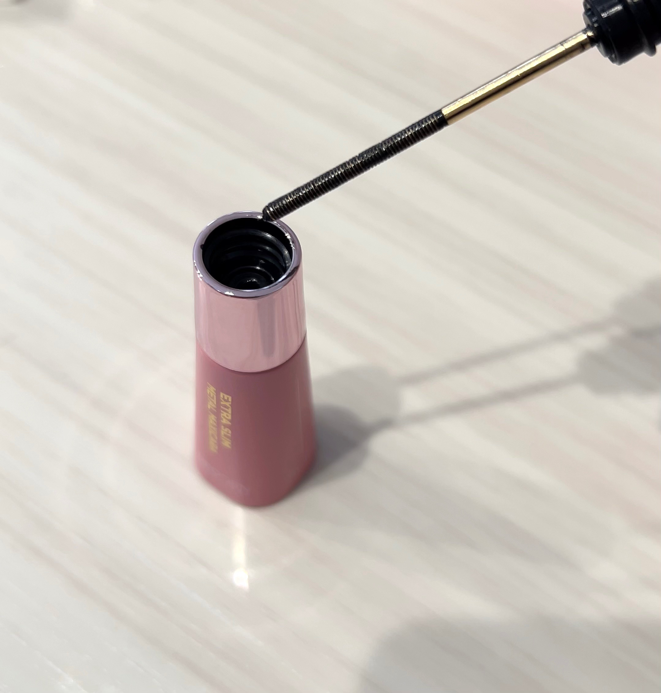 エクストラ スリム メタル マキシカラ/NEOGEN/マスカラを使ったクチコミ（2枚目）