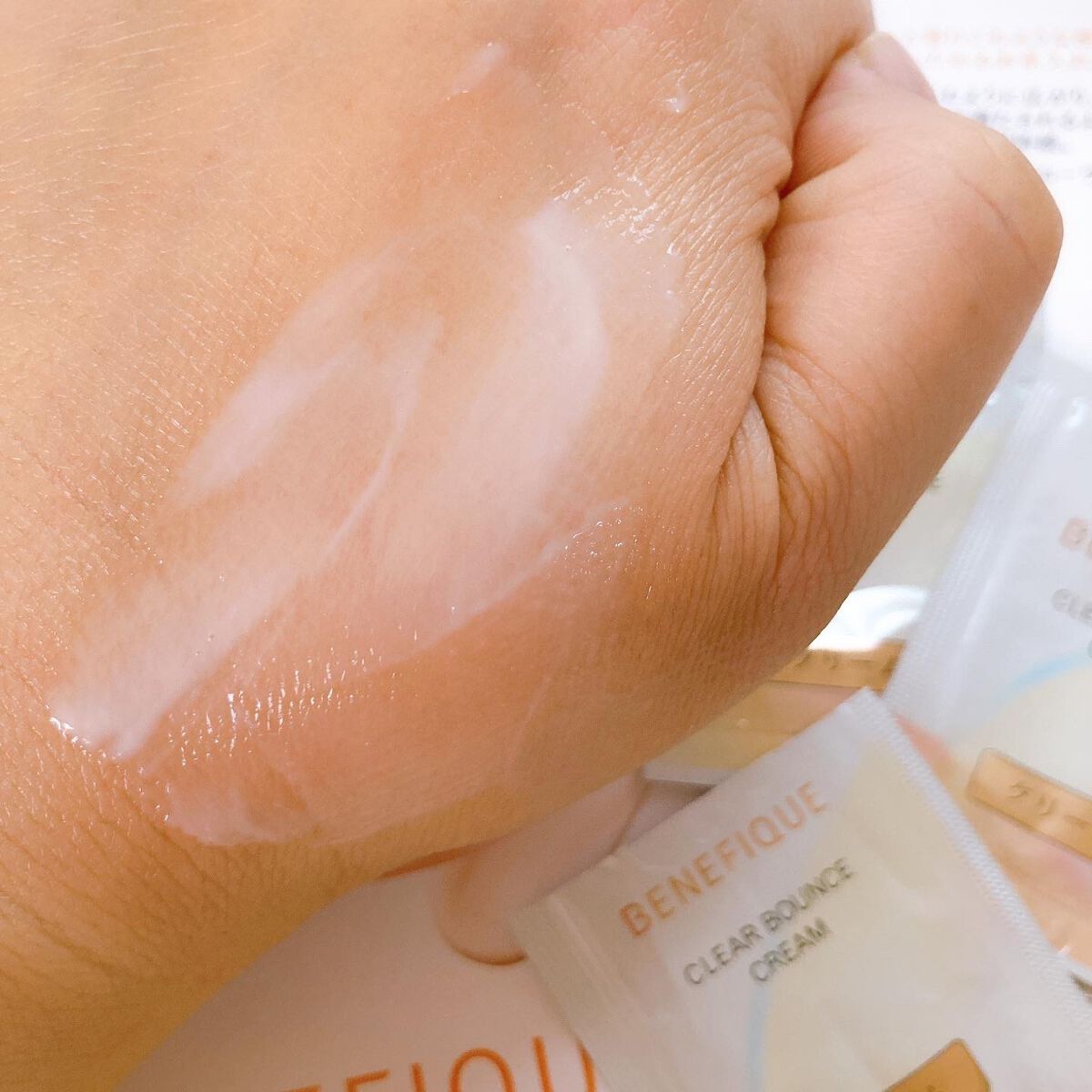 クリアバウンスクリーム /BENEFIQUE/フェイスクリームを使ったクチコミ(3枚目)
