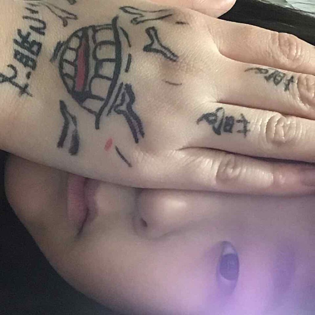 サイカ#はるか on LIPS 「メイク取るとこんな感じです!..」(1枚目)