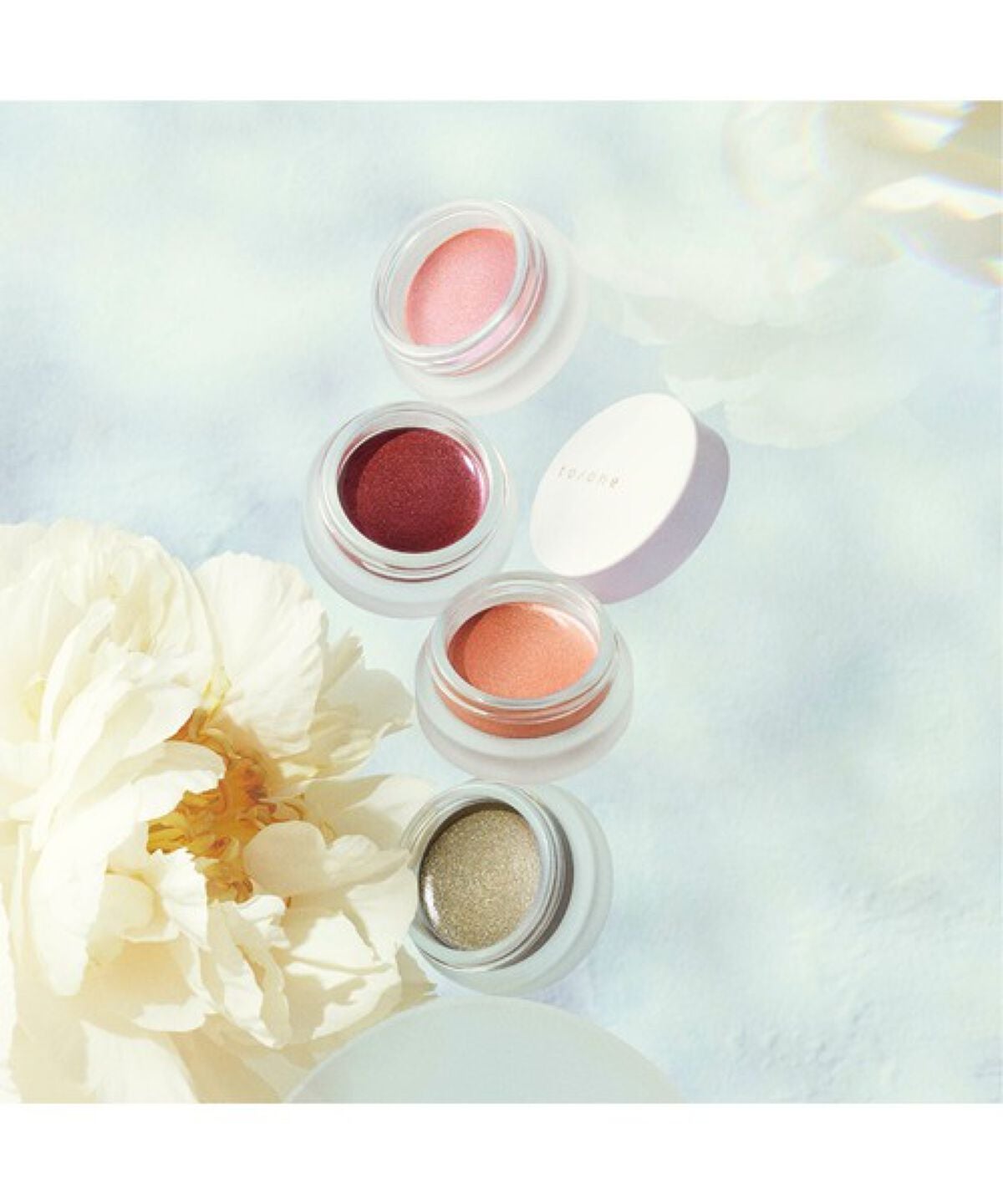 シルキー ムース アイシャドウ to/one