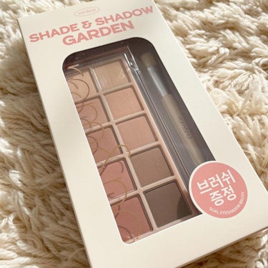 #アイシャドウパレット
#ロムアンド 
#ベターザンパレット 
05 Shade&Shadow
⁡
ブラシ付きの企画セットです！
Qoo10初売りで、1,800円で購入しました☺︎
⁡
05のカラーは、