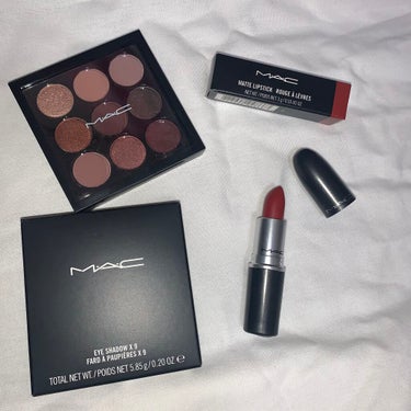 初めて自分へのご褒美Mac✨


友達の誕プレには何度かMacのリップはプレゼントしたことあったけど、いざ自分に買うとなったら勿体なくて、、、。


けど、プレゼントした友人達にかなりご好評だったという