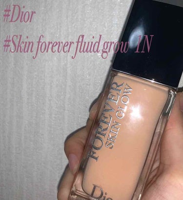 Dior 
SkinForever fluid grow foundation 1N

第一印象「めためたいい匂い🙄」。

実際顔に塗ってみるととても伸びが良いです、そんでもって艶！！がすごいです私は、