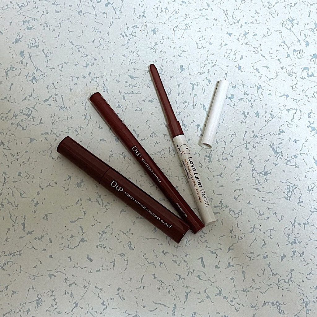 秩父セメント on LIPS 「こういう色が好き(赤茶系キ○ガイラブライナークリームフィットペ..」(1枚目)