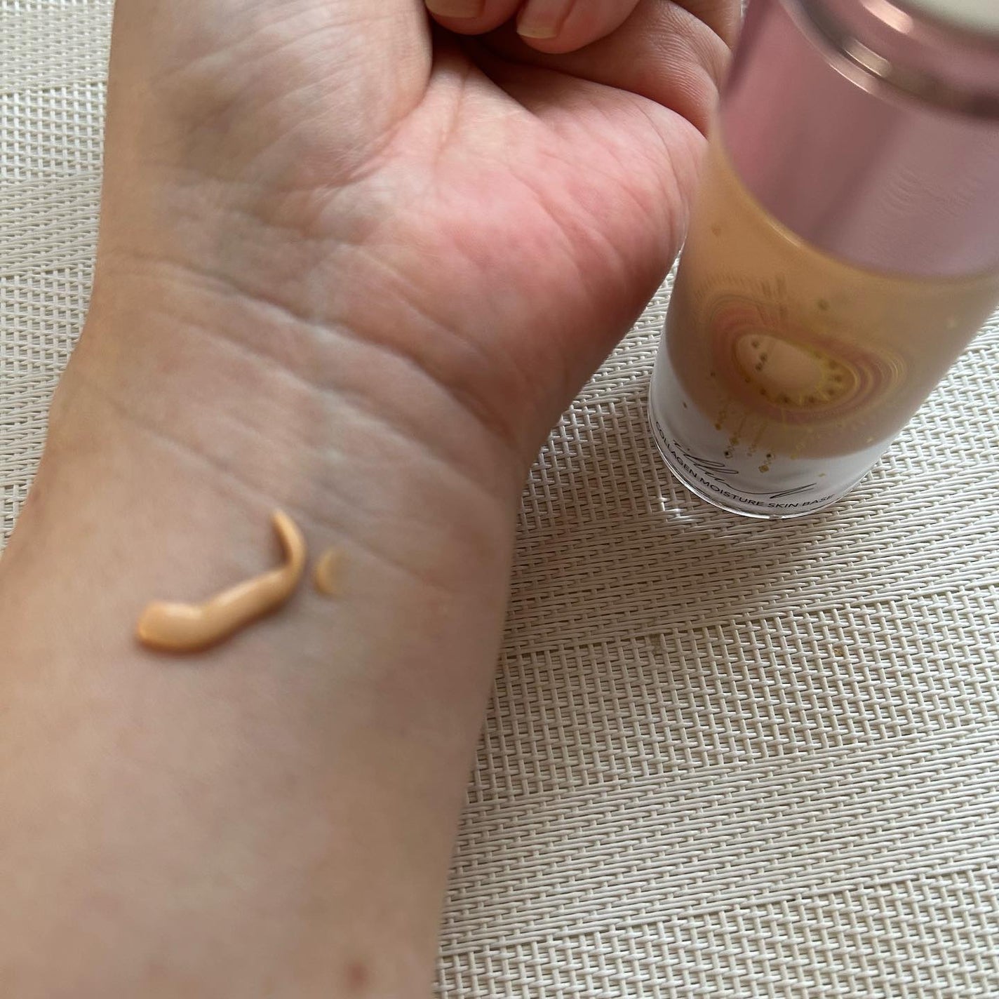 コラーゲンモイスチャースキンベース/illuN/化粧下地を使ったクチコミ(3枚目)