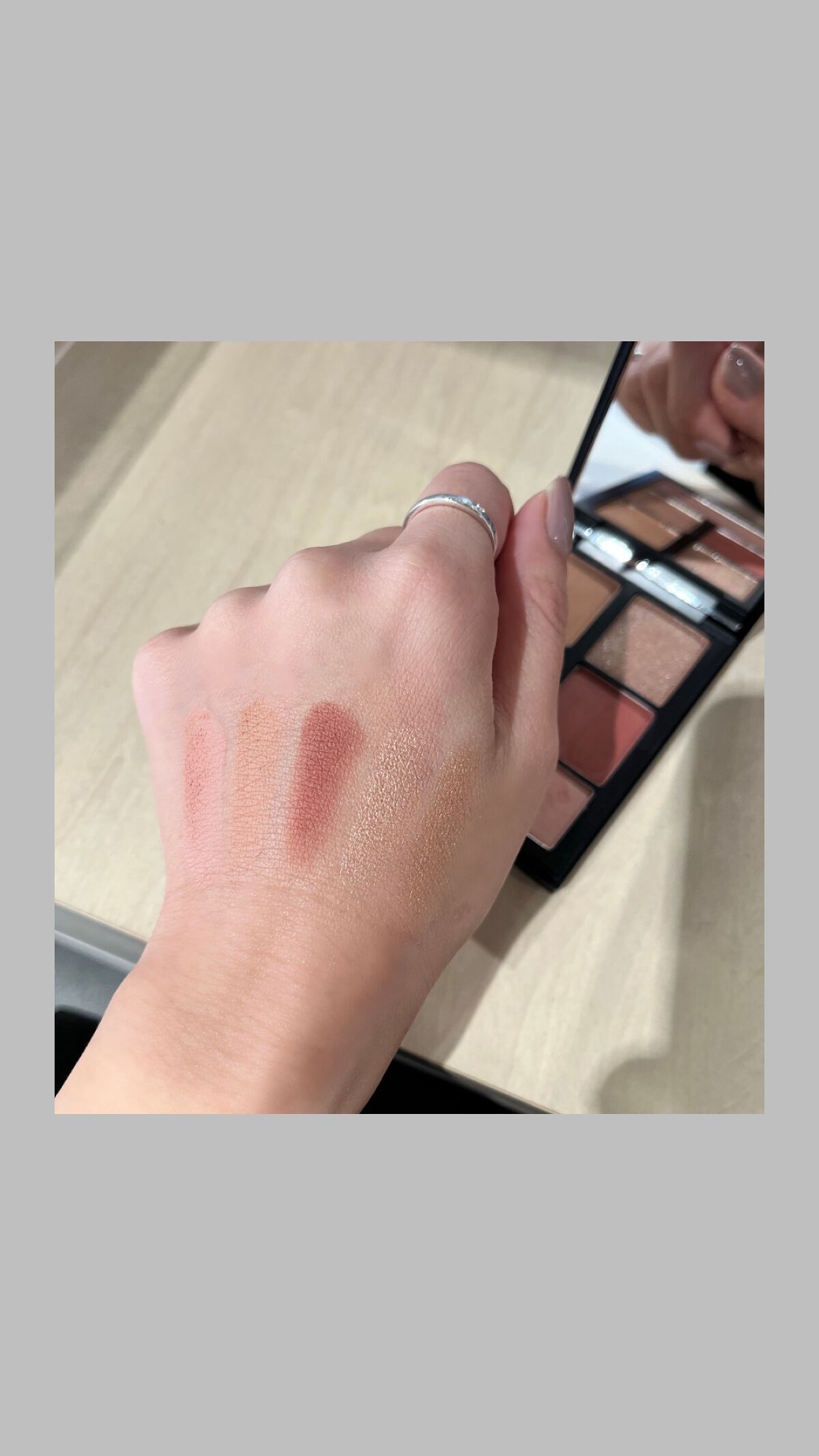 SUI on LIPS 「HEME*限定パレット*アイシャドウパレット/アプリコットレッ..」(2枚目)