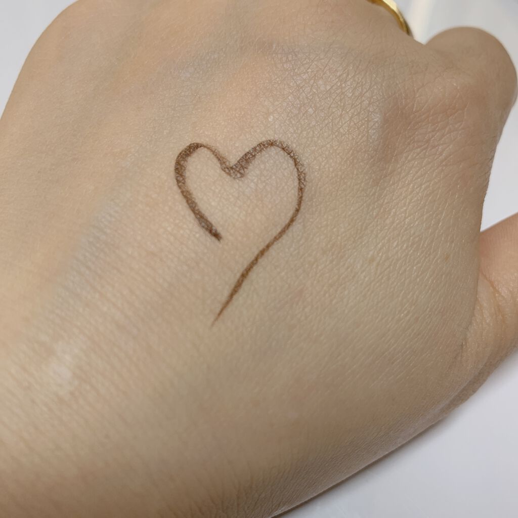 「密着アイライナー」ショート筆リキッド/デジャヴュ/リキッドアイライナーを使ったクチコミ(3枚目)