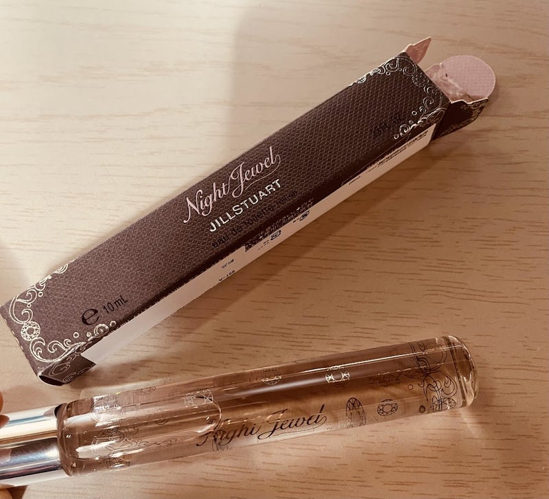 JILL STUART ジルバイ ジルスチュアート オードトワレのクチコミ「ロマンティックなムードと余韻を心に残す香りを、いつでも楽しめるロールオンタイプ はじまりは、甘.....」（1枚目）