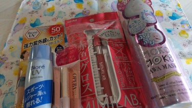 みずき on LIPS 「購入品✨右から#もこもこ泡マスク¥500#MLリップグロスレッ..」（1枚目）