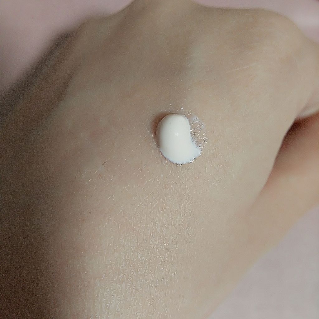 プレミアムトマト ブライトニング フィニッシャー/SKINFOOD/化粧下地を使ったクチコミ（2枚目）