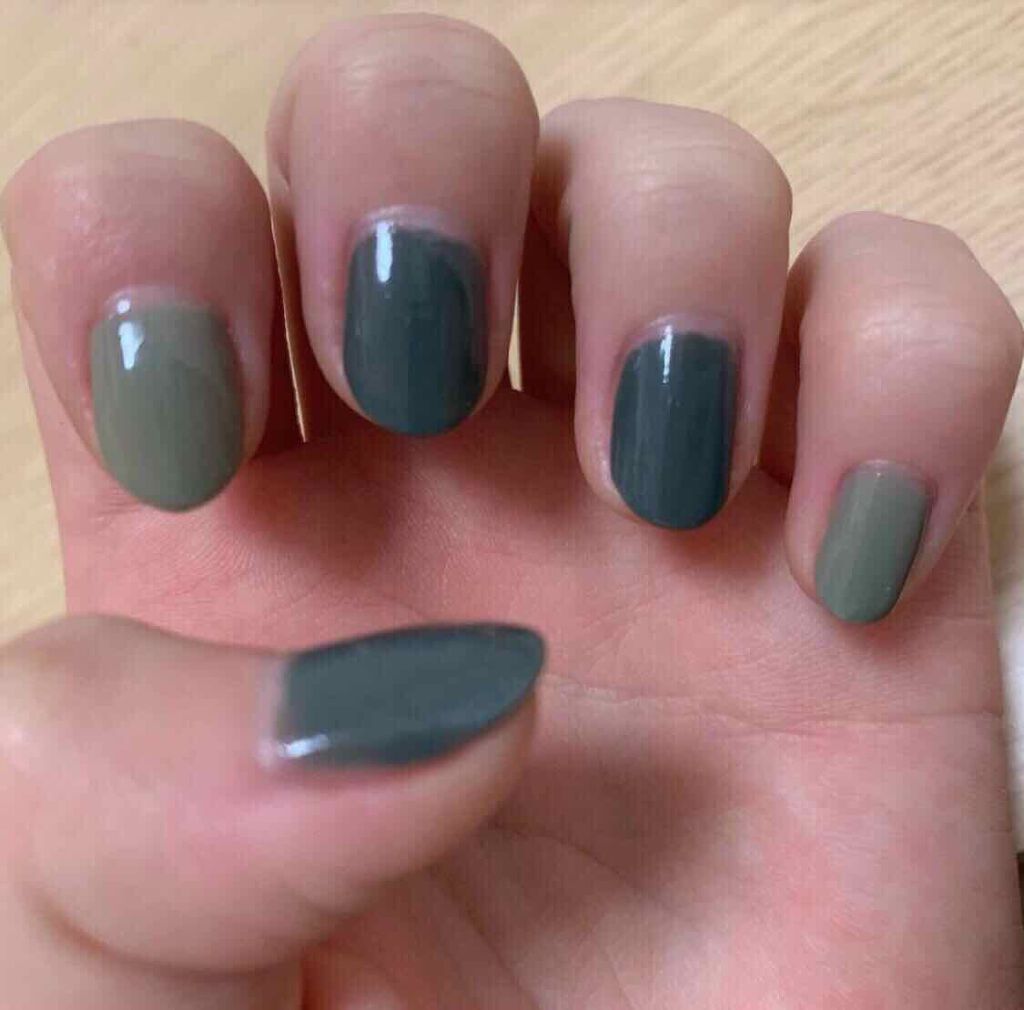 カラフルネイルズ/キャンメイク/マニキュアを使ったクチコミ(2枚目)