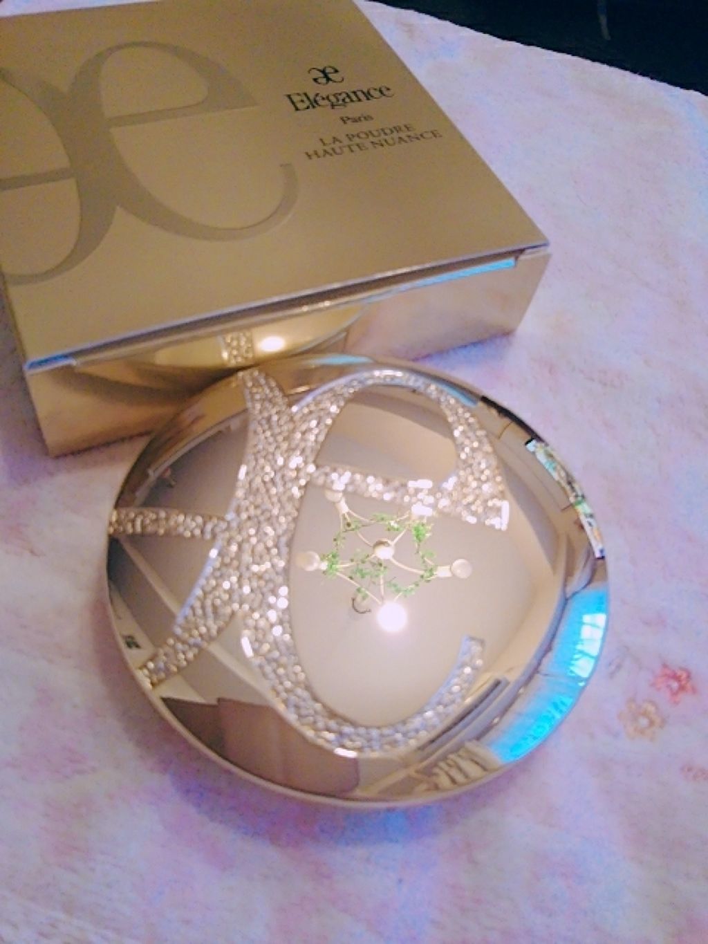 ラ プードル オートニュアンス/Elégance/プレストパウダーを使ったクチコミ(2枚目)