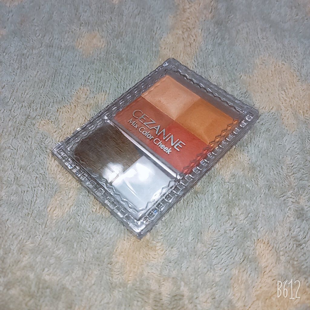 ミックスカラーチーク 05 レッド系/CEZANNE/パウダーチークを使ったクチコミ（1枚目）